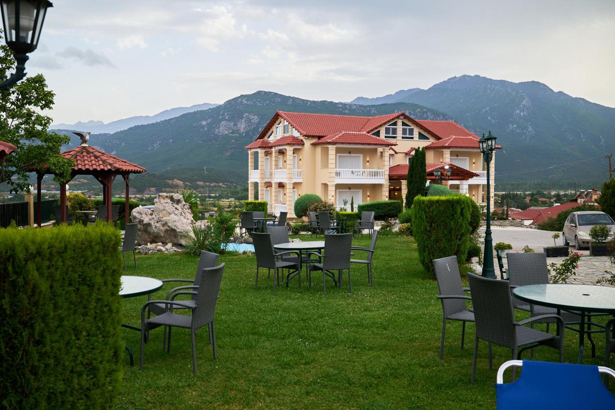 Famissi Suites 2 Kalabáka Exterior foto