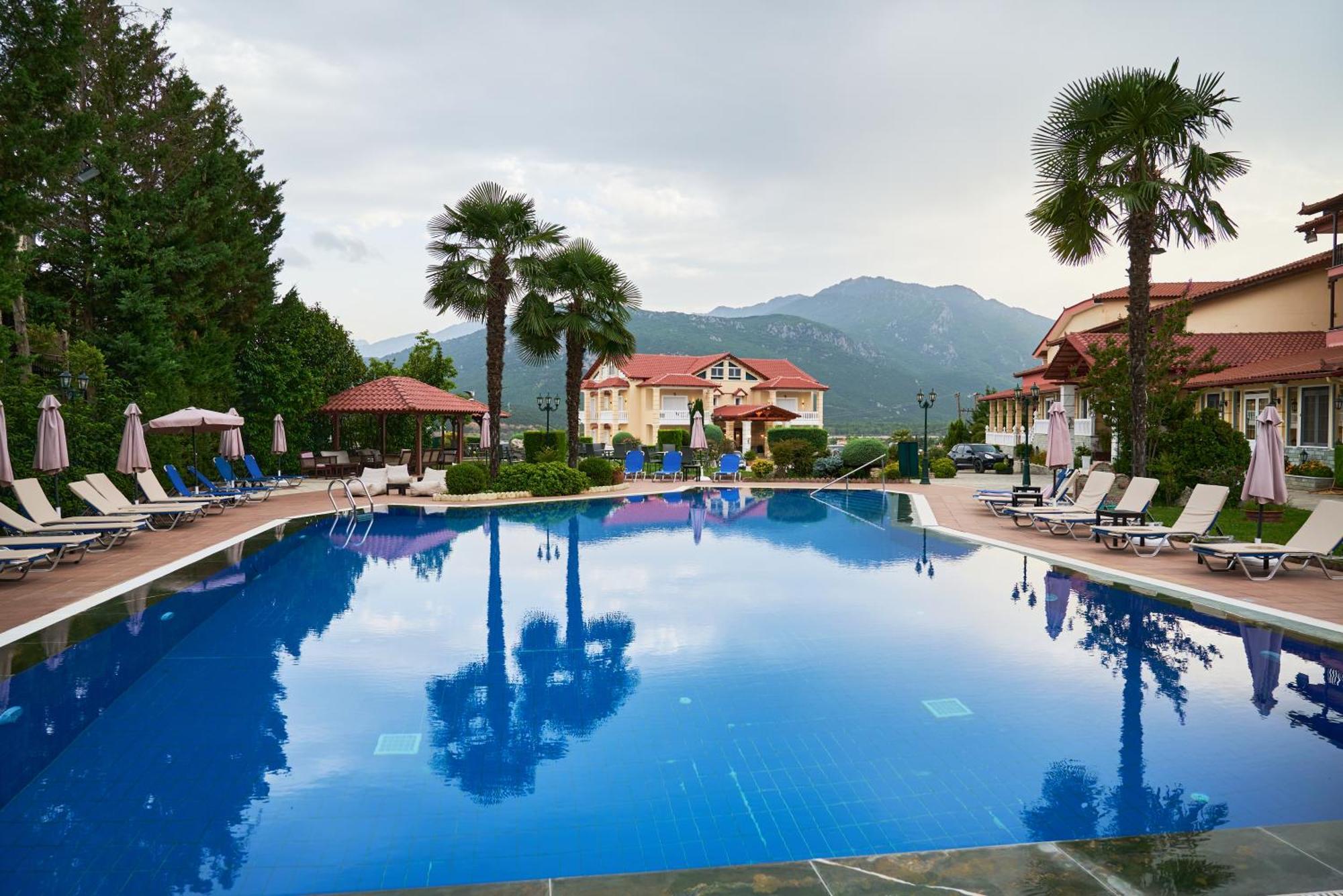 Famissi Suites 2 Kalabáka Exterior foto